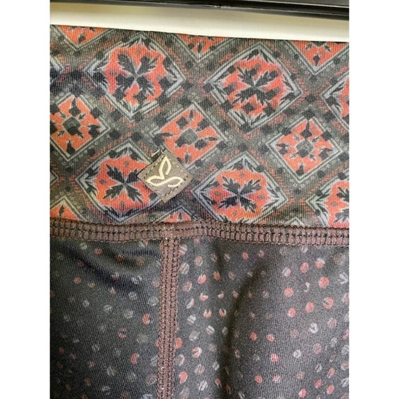 prAna Print Capri Leggings Small Grey, Dark Pink, Mid-Rise Workout Yoga - Picture 2 of 5
